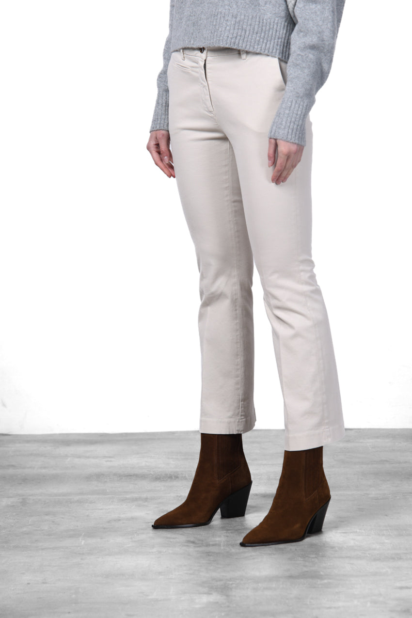 New York Trumpet women’s chino trousers in gabardine, slim fit ①