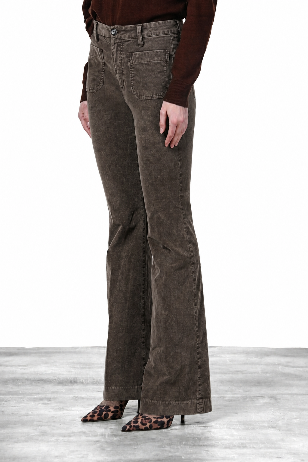 New York Flare Chinohose für Damen aus 1000-Rippen-Samt mit slim fit