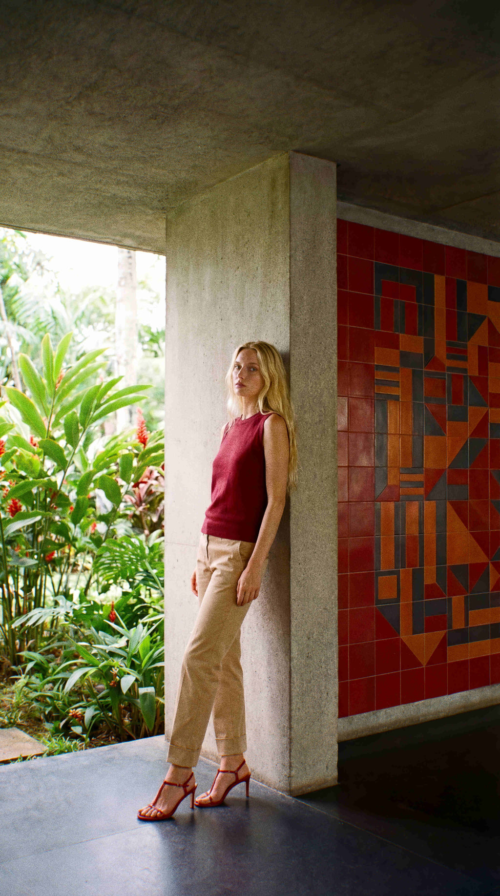 New York Carrot women's chino pants in stretch satin carrot fit ①