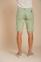 London men's chino bermuda in stretch gabardine regular fit ①