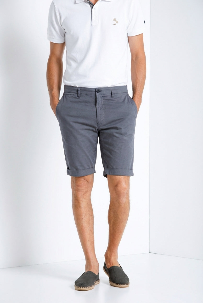 London men's chino bermuda in stretch gabardine regular fit ①