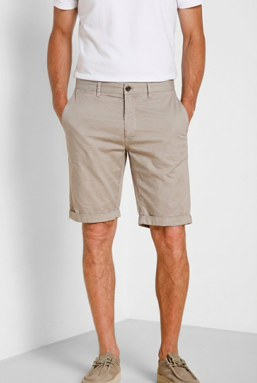 London Bermuda Chino Herren aus Stretch-Gabardine regular fit ①