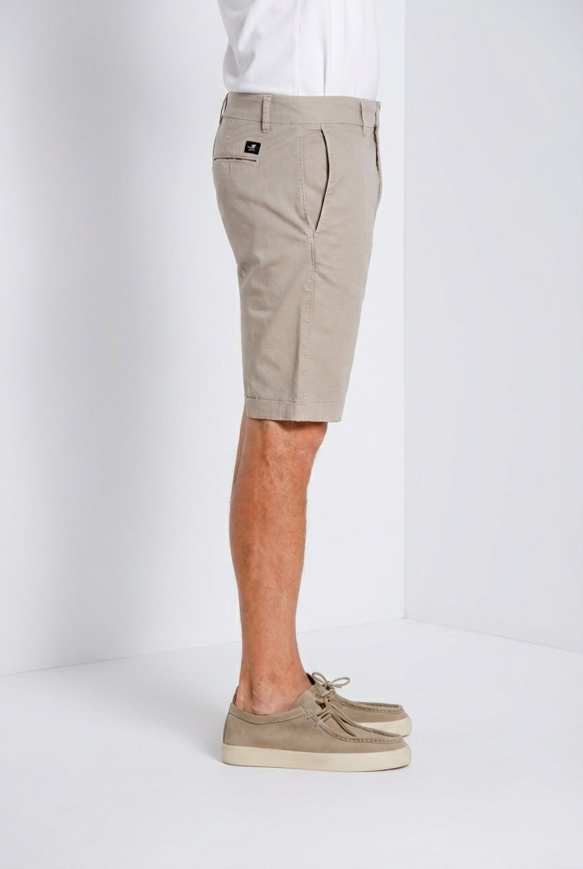 London Bermuda Chino Herren aus Stretch-Gabardine regular fit ①