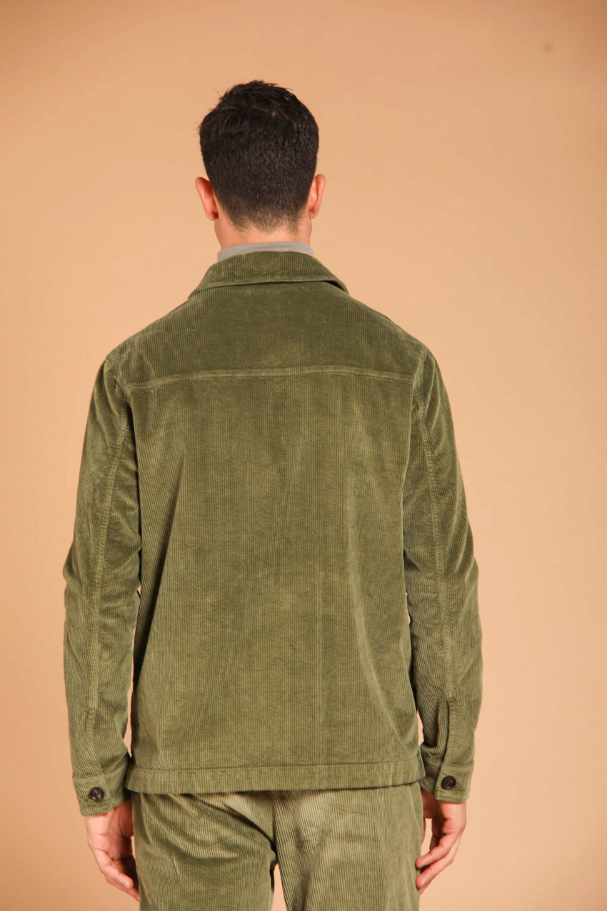 immagine 4 di overshirt uomo modello Steve in velluto di colore verde militare, fit slim di Mason's