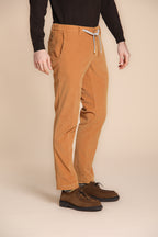 Foto 4 New York String pantalone chino jogger uomo in velluto 1500 righe regular fit