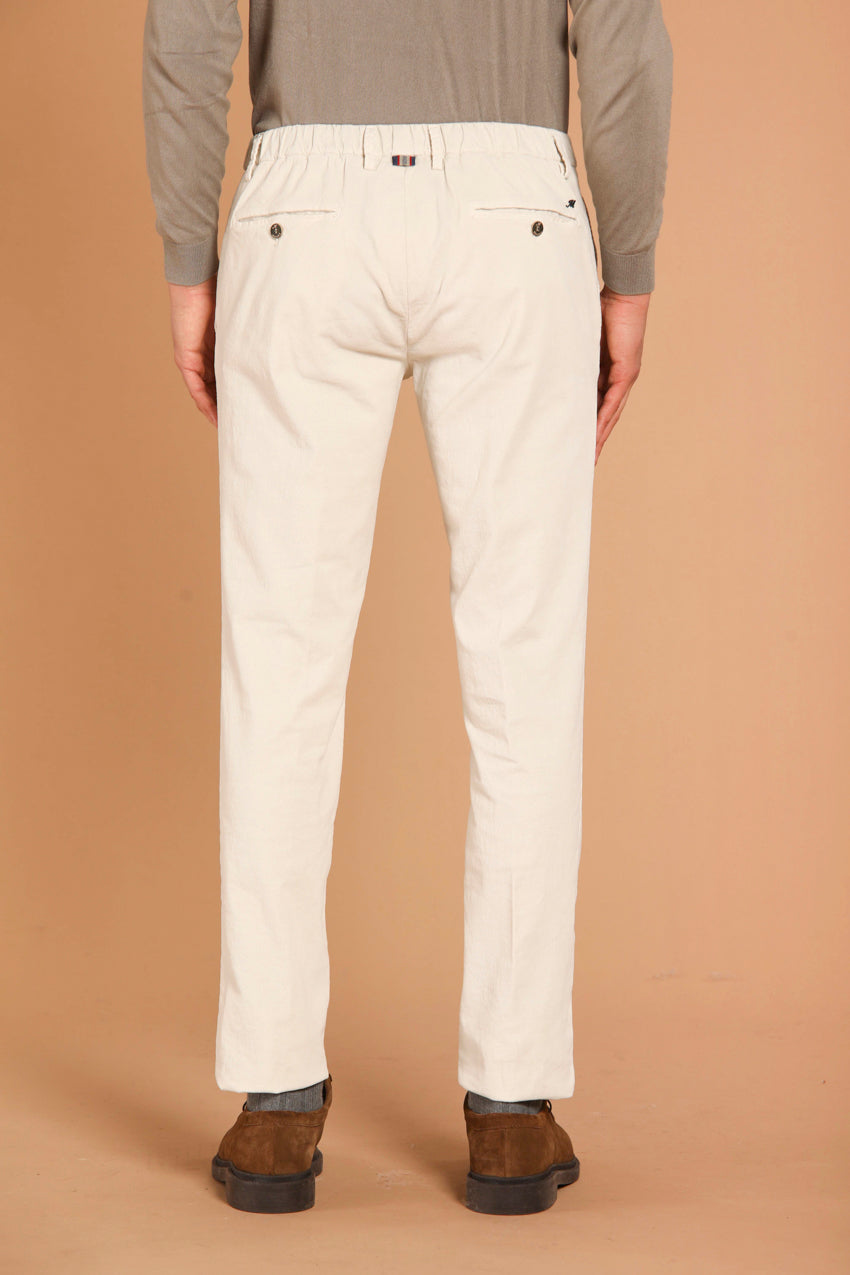 immagine 5 di pantalone chino jogger uomo modello New York String in velliuto, di colore bianco, fit regular di Mason's