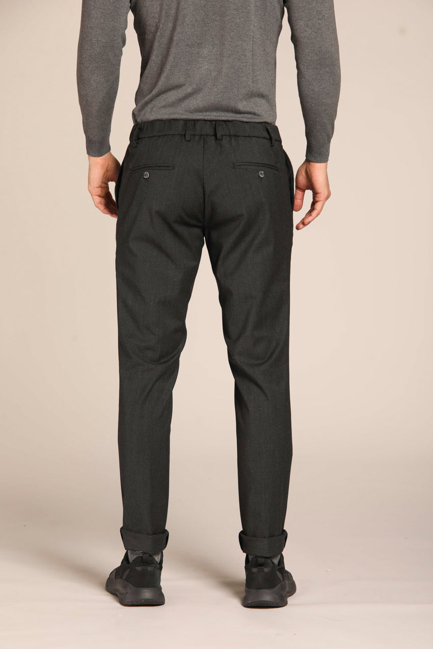 immagine 6 di pantalone chino jogger uomo modello New York 1P City String, in blu scuro, fit regular di Mason's