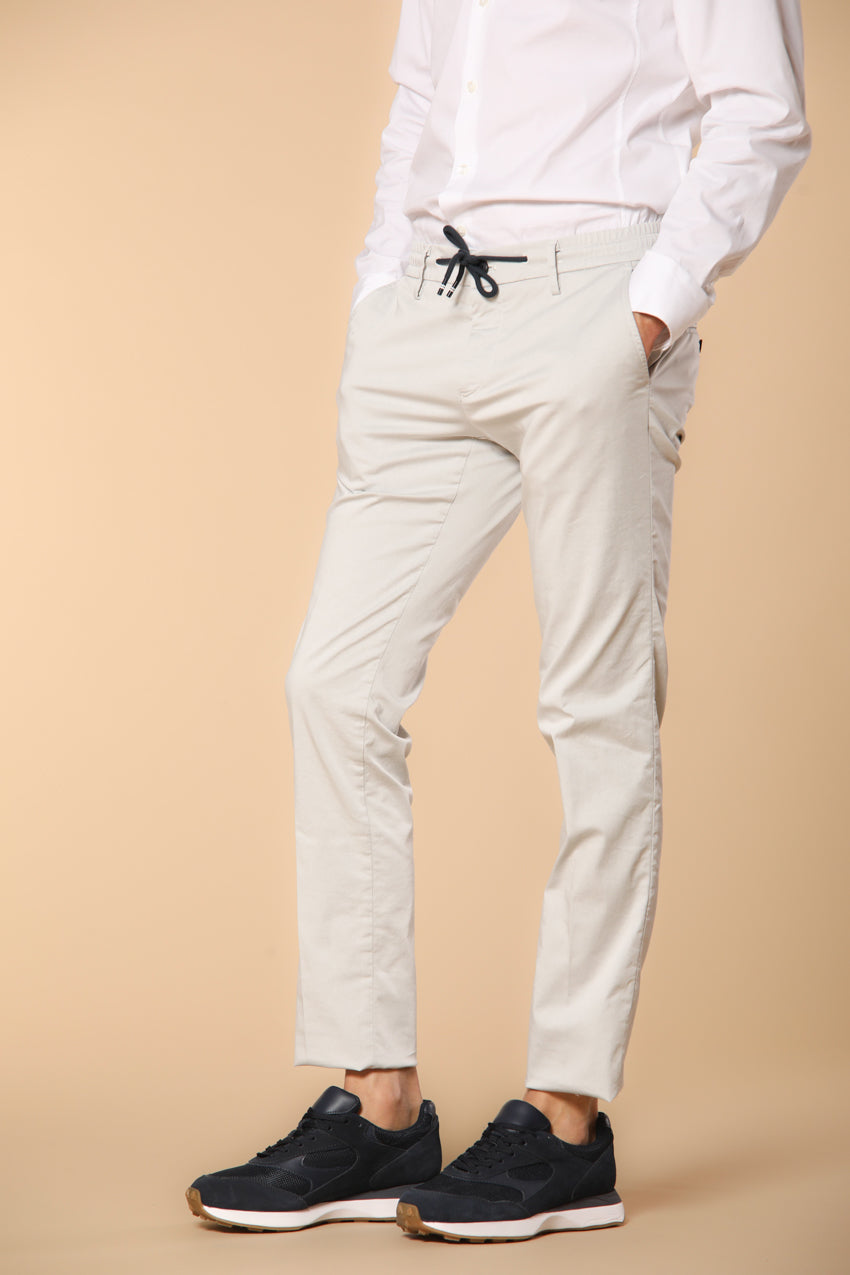 Milano Jogger Travel Herren Chino Jogger aus technischem Satin Travel Stretch Extra Slim