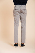 Milano Jogger Travel pantalon chino homme en satin technique travel stretch extra slim fit