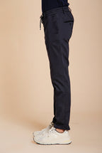 Milano Jogger Travel Hose Chino Herren aus technischem Travel-Stretch-Satin extra slim fit