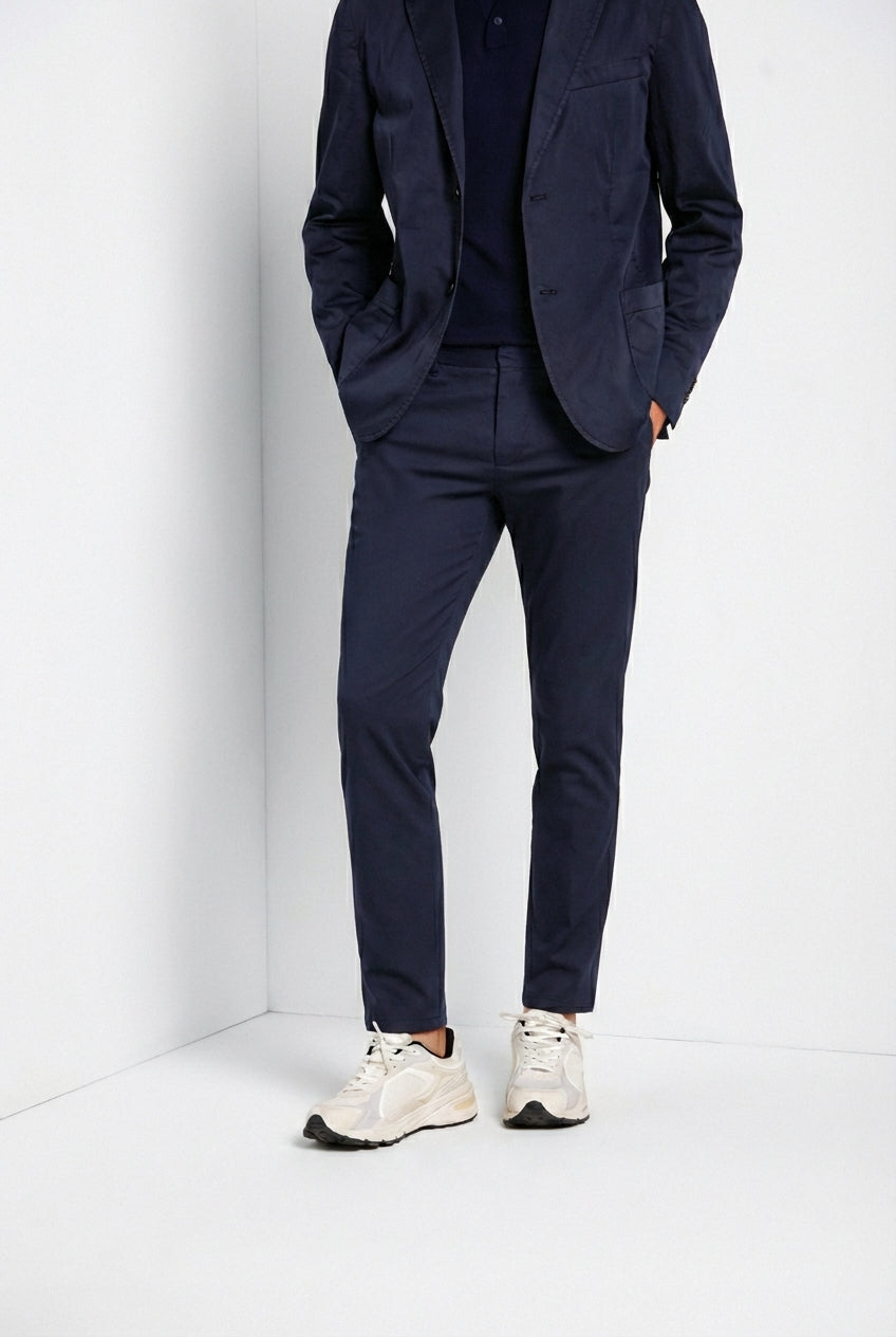 Milano Jogger Travel pantalón chino hombre en satén técnico travel stretch extra slim fit