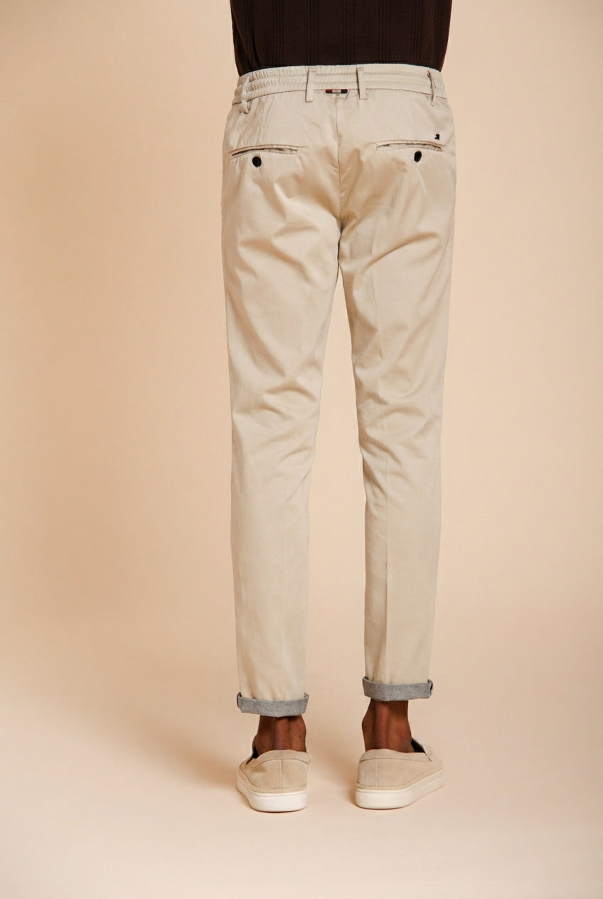 Milano Jogger Travel pantalon chino homme en satin technique travel stretch extra slim fit