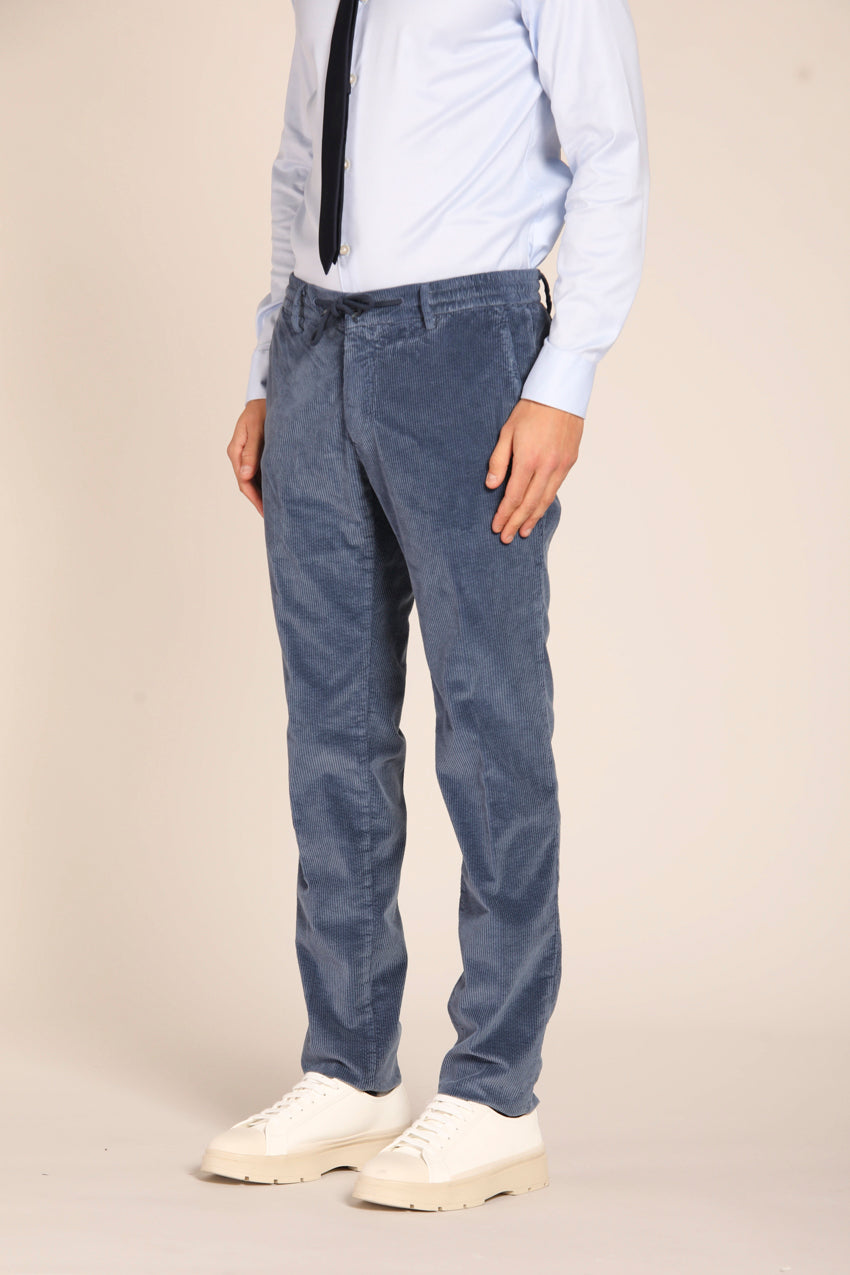 immagine 4 di pantalone chino modello Milano Jogger di colore azzurro scuro, in velluto, fit extra slim di Mason's