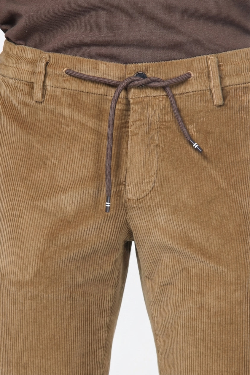 Milano Jogger men’s chino pants in 500-wale velvet with extra slim fit