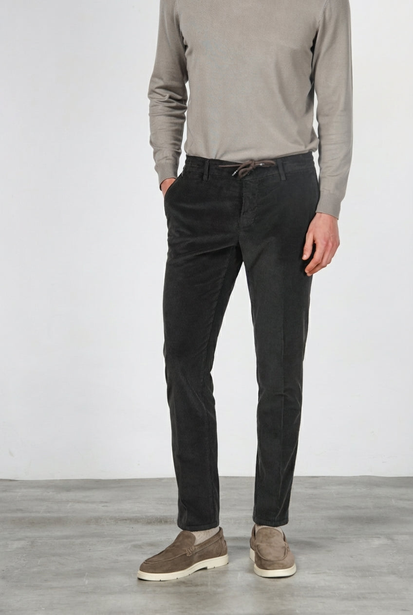 Pantalón chino Milano Jogger para hombre en pana 500 rayas extra slim fit