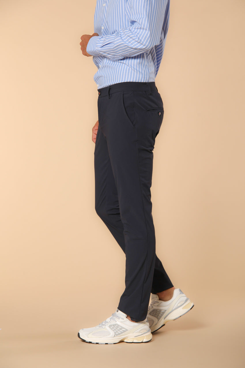 Milano Dynamic pantalón chino jogger para hombre en jersey súper técnico corte extra slim fit