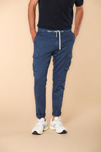 Immagine 1 di Chile Golf pantalone cargo jogger uomo in jersey stretch carrot fit colore blu scuro di Mason's