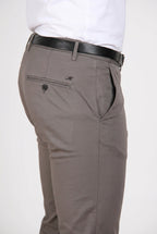 Torino Travel pantalón chino hombre en satén técnico travel stretch slim fit