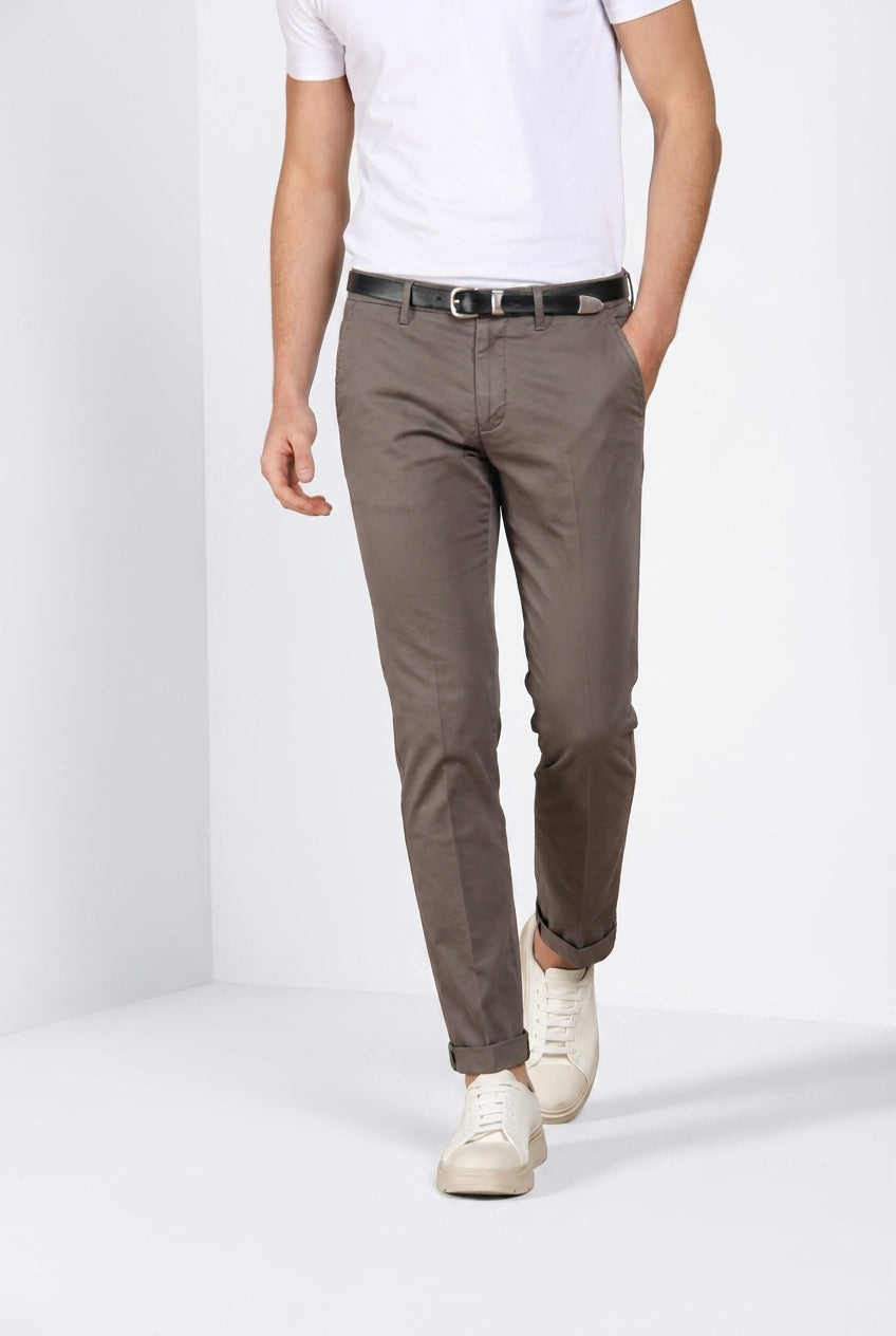 Torino Travel pantalón chino hombre en satén técnico travel stretch slim fit