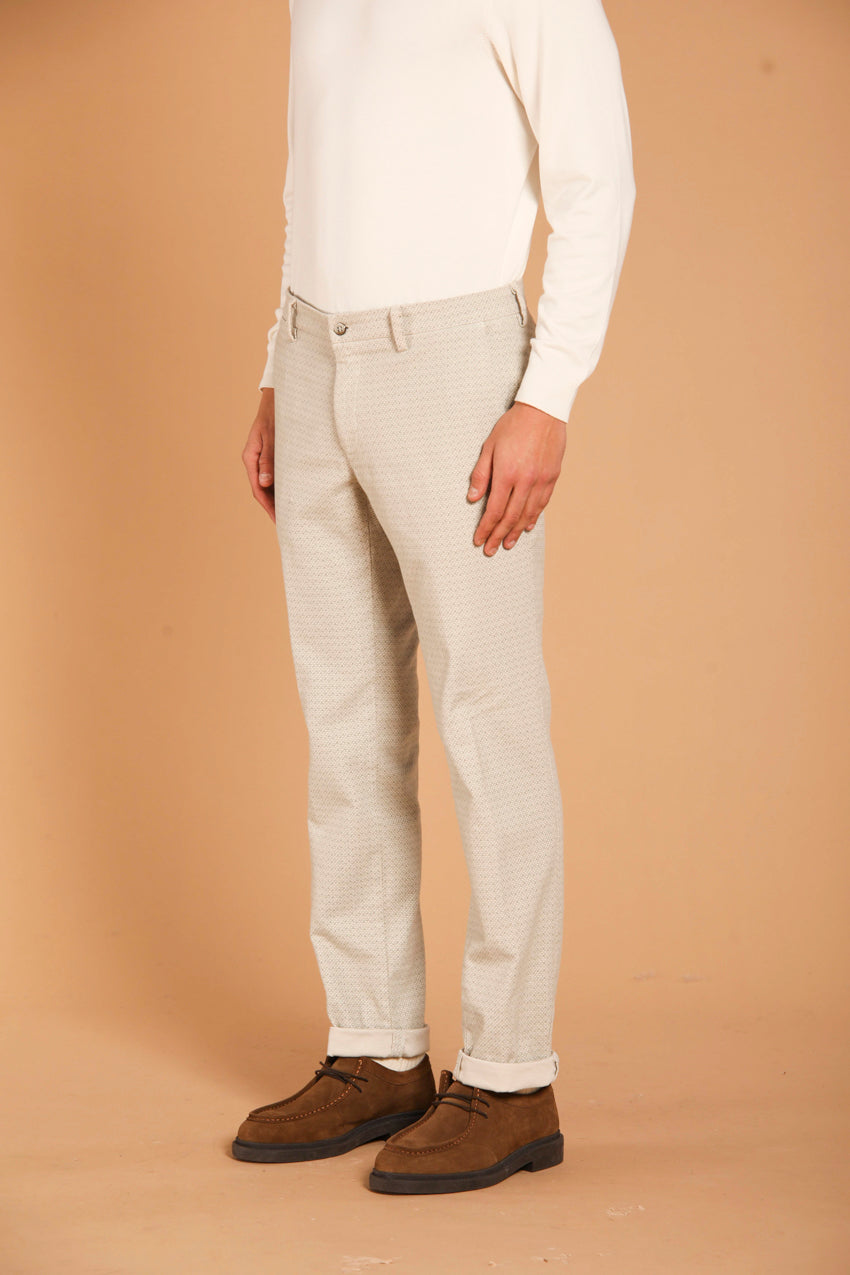 immagine 4 di pantalone chino uomo modello New York, in fustagno di colore ghiaccio, fit regular di Mason's