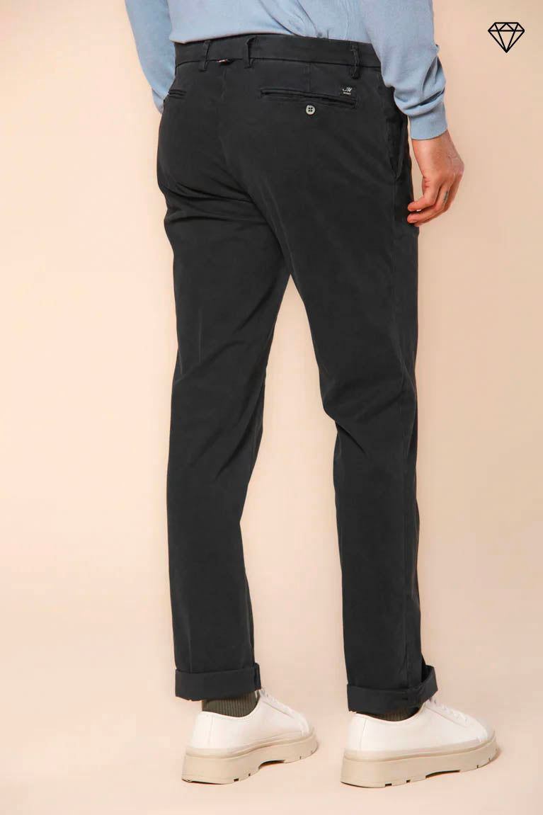 New York pantalón chino hombre en gabardina stretch ajuste regular ①