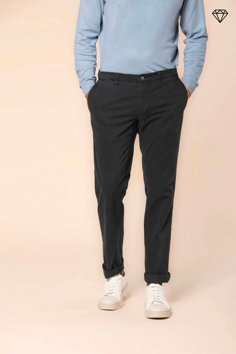 New York pantalón chino hombre en gabardina stretch ajuste regular ①