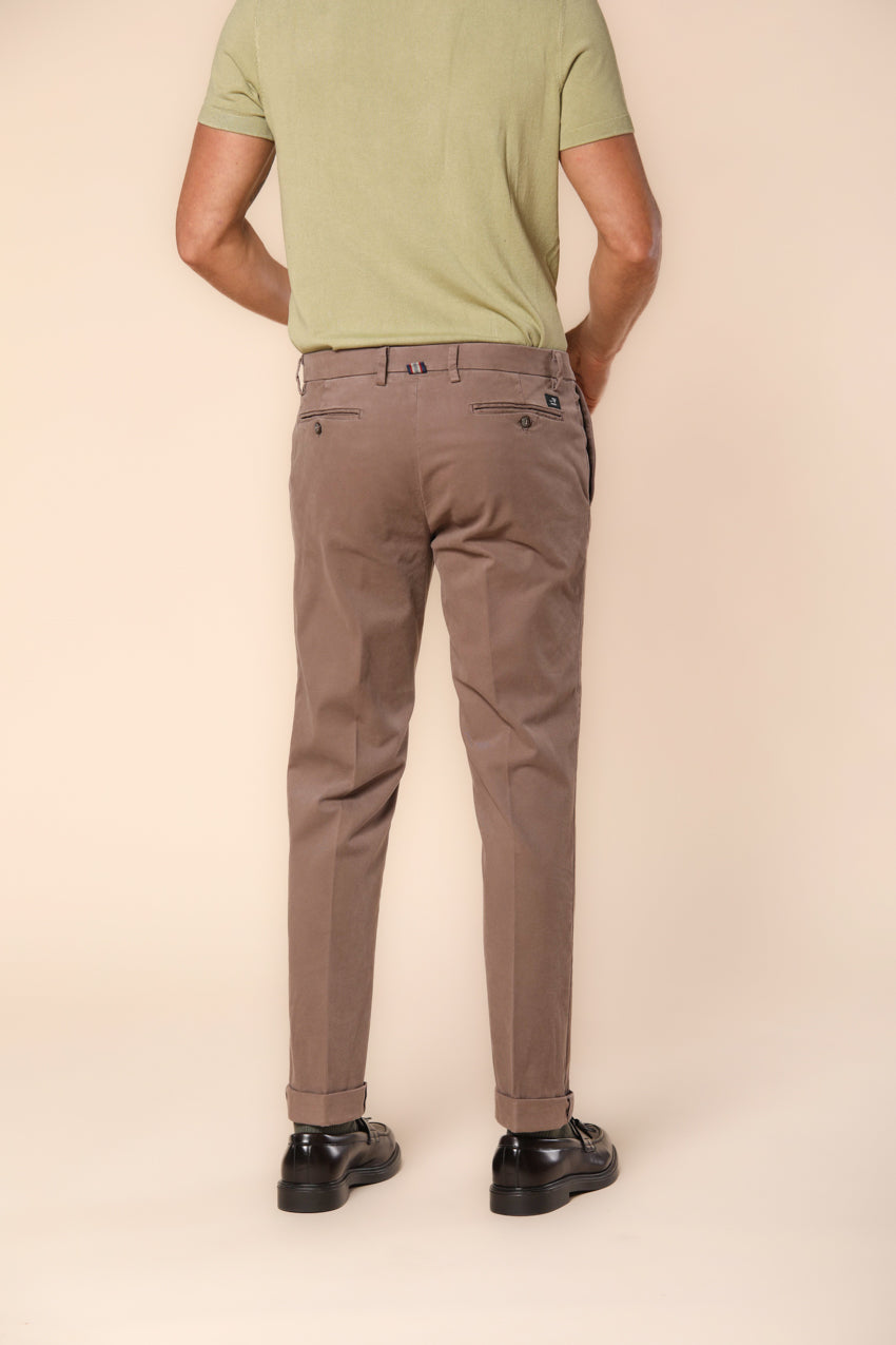 New York men's chino pants in gabardine stretch regular fit  ①.