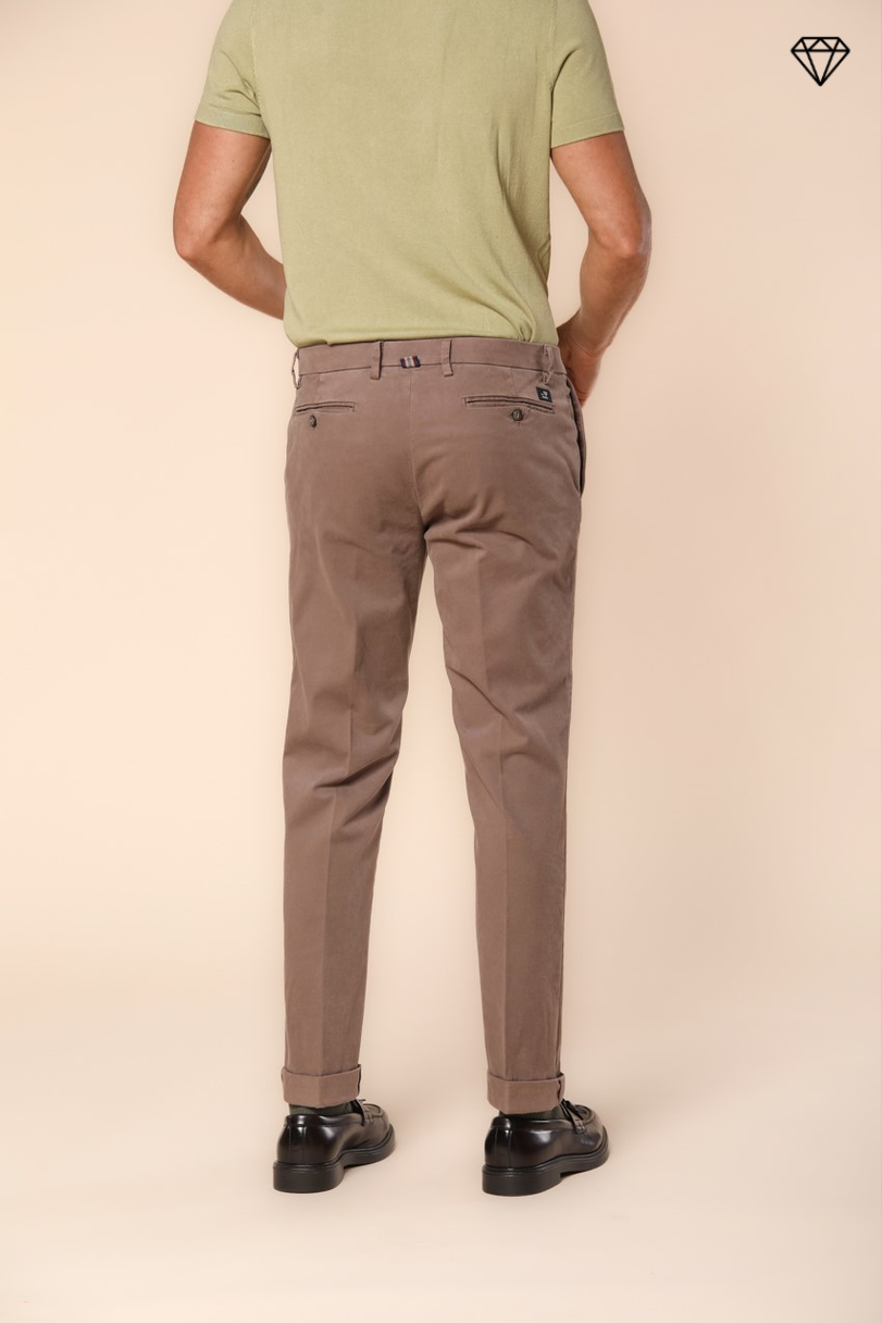 New York pantalón chino hombre en gabardina stretch ajuste regular ①.