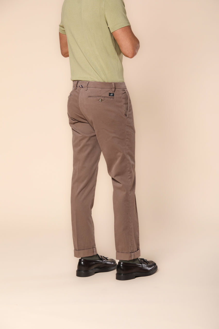 New York men's chino pants in gabardine stretch regular fit  ①.