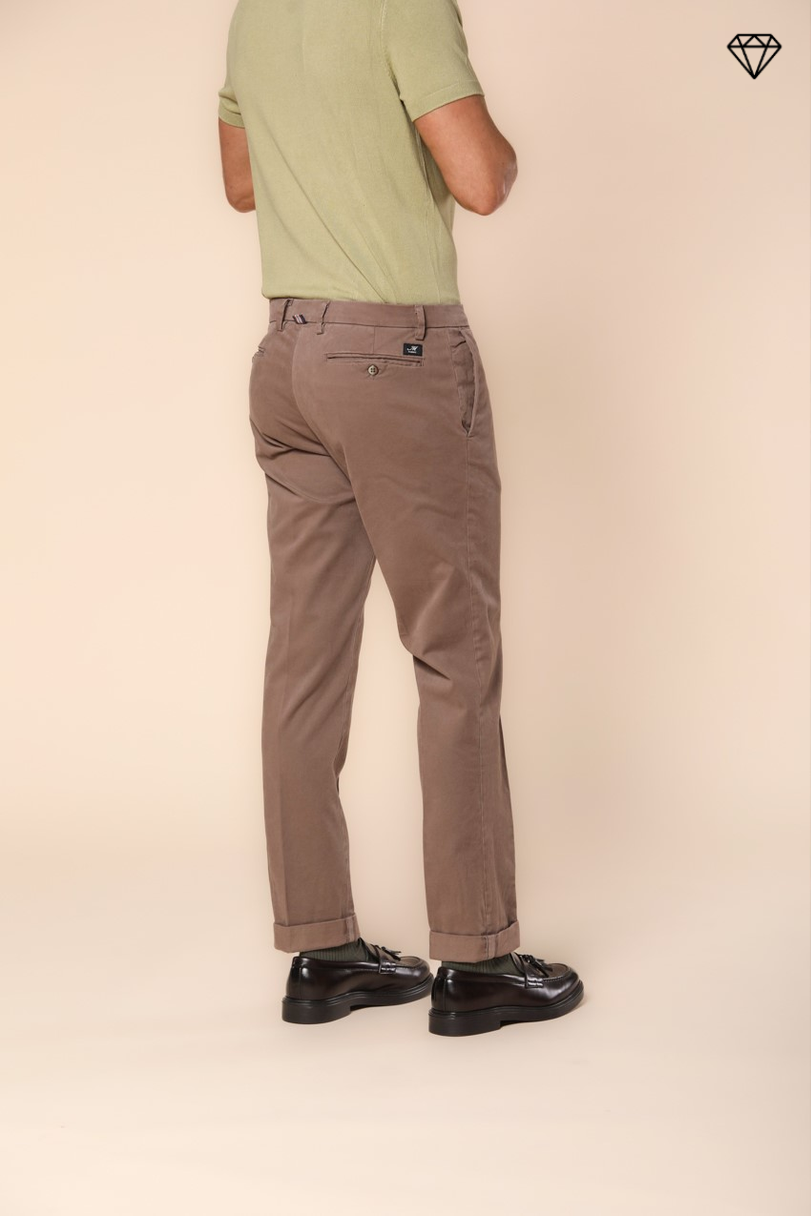 New York pantalón chino hombre en gabardina stretch ajuste regular ①.