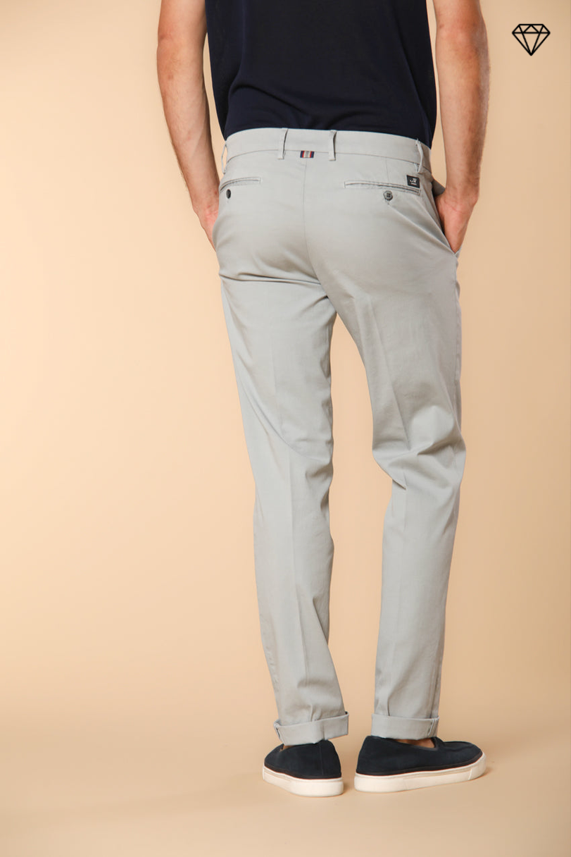 New York pantalón chino hombre en raso elástico regular fit ①