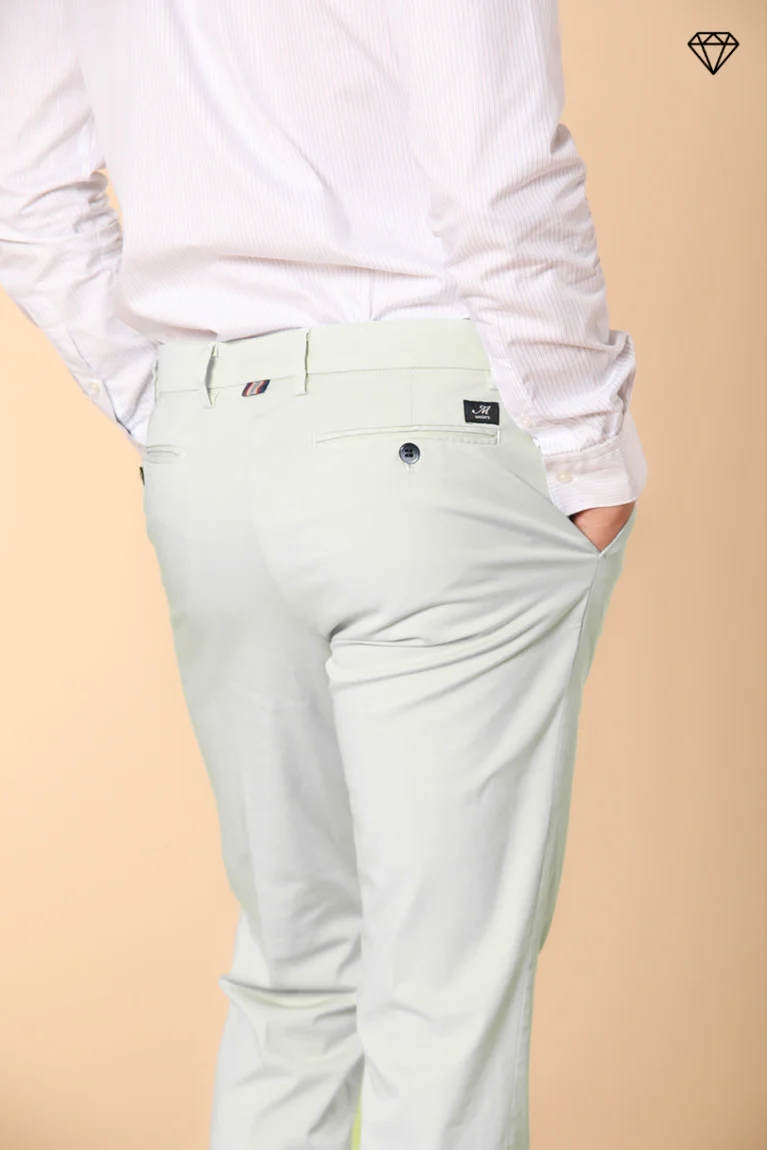 New York Pantalón Chino Hombre en Satén Elástico Regular Fit  ①
