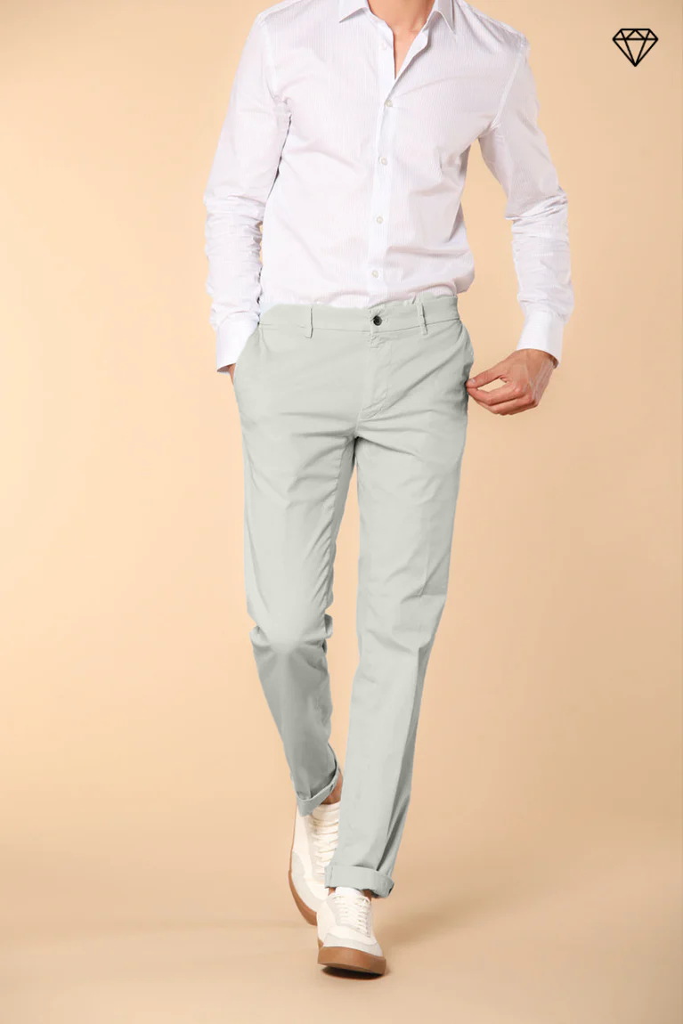 New York Pantalón Chino Hombre en Satén Elástico Regular Fit  ①