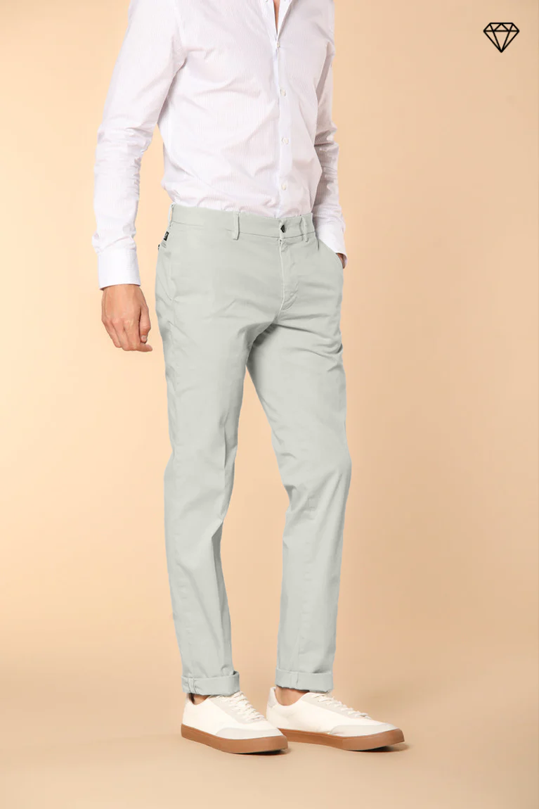New York Pantalón Chino Hombre en Satén Elástico Regular Fit  ①