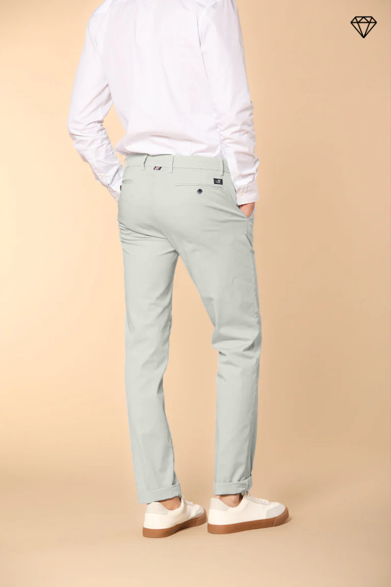 New York Pantalón Chino Hombre en Satén Elástico Regular Fit  ①