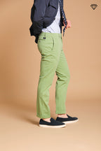 New York pantalón chino hombre en raso elástico regular fit ①