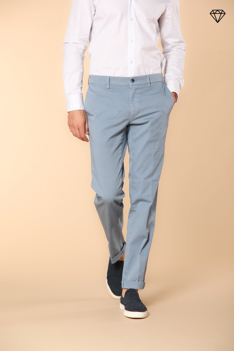 New York pantalón chino hombre en raso elástico regular fit ①