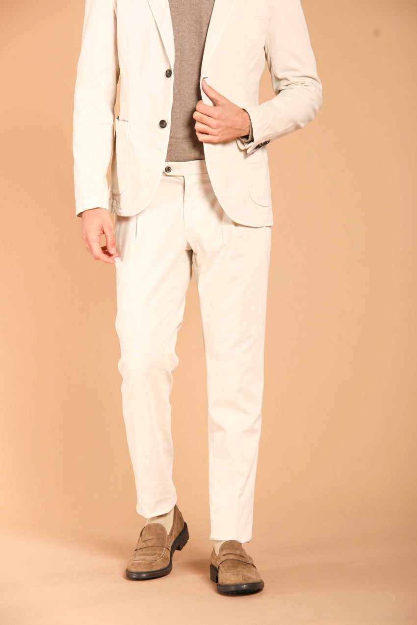 immagine 2 di pantalone chino uomo modello Genova Style in gabardina, colore stucco, fit regular di mason's