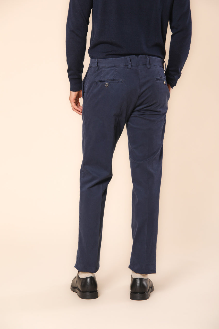 New York Times pantalón chino hombre en gabardina con detalles sartoriales ajuste regular