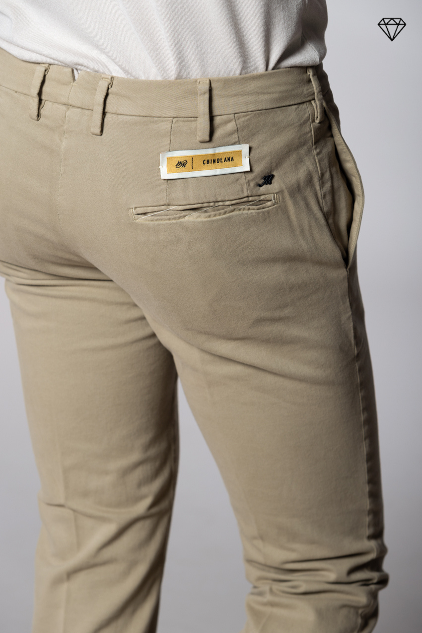 New York Sartoriale Herren Chinohose maßgeschneidert aus Baumwolle und Wolle Regular Fit ①