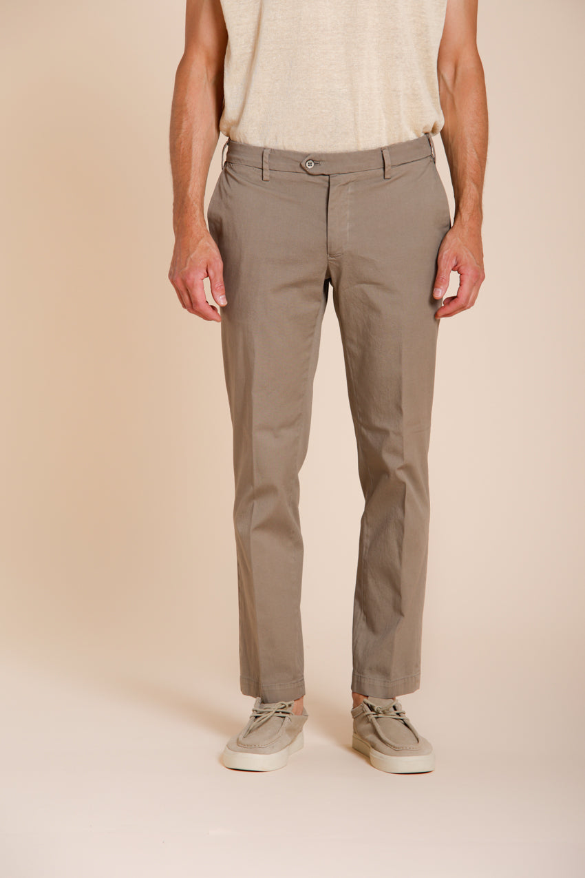 New York pantalón chino hombre en gabardina stretch regular fit ①