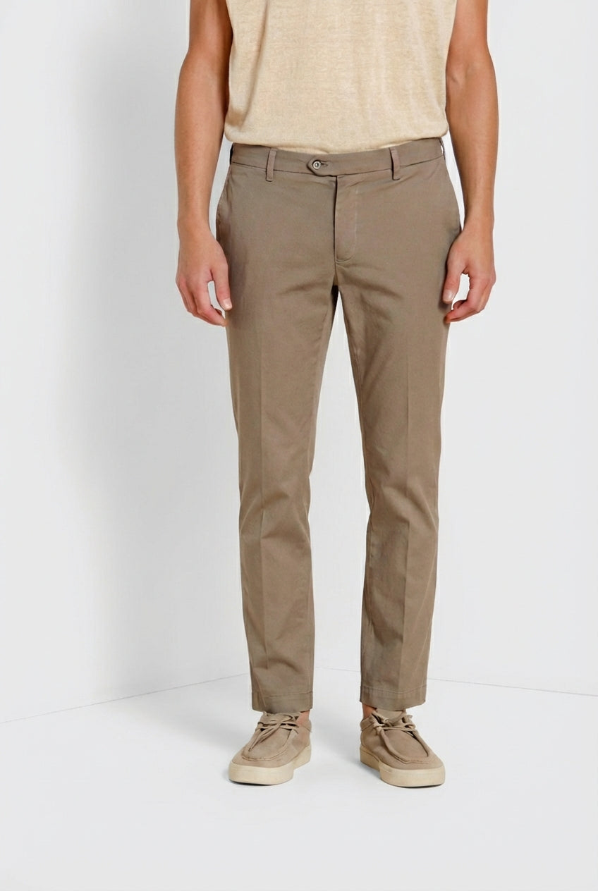 New York Herren Chinohose aus Stretch-Gabardine regular fit ①