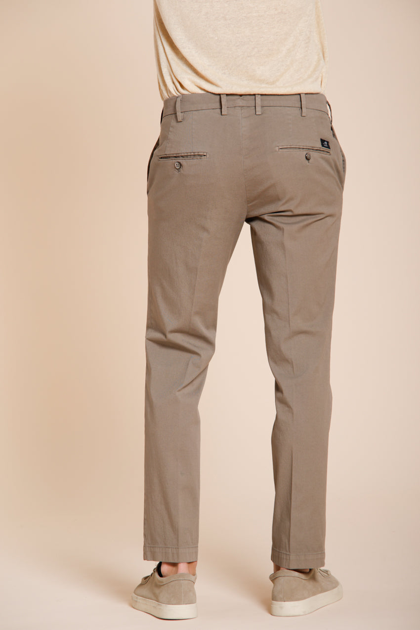 New York pantalón chino hombre en gabardina stretch regular fit ①