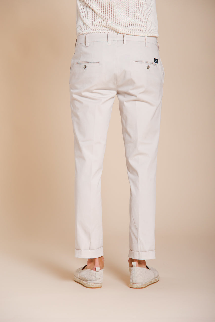 New York pantalón chino hombre en gabardina stretch regular fit ①