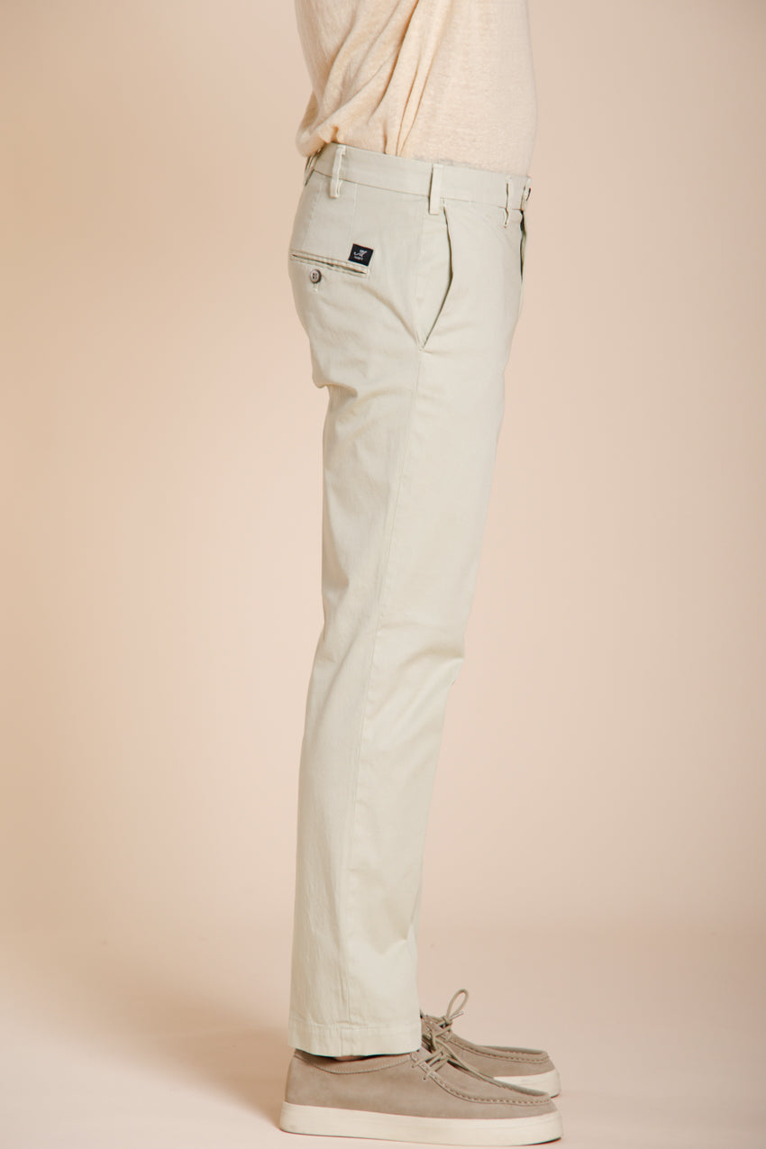 New York pantalón chino hombre en gabardina stretch regular fit ①