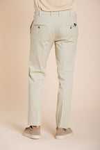 New York pantalón chino hombre en gabardina stretch regular fit ①