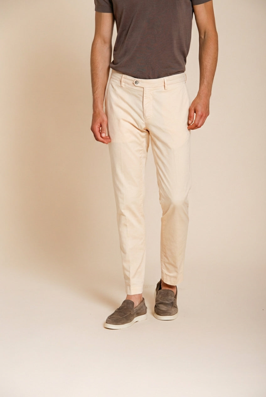 New York Herren Chinohose aus Stretch Gabardine regular fit ①