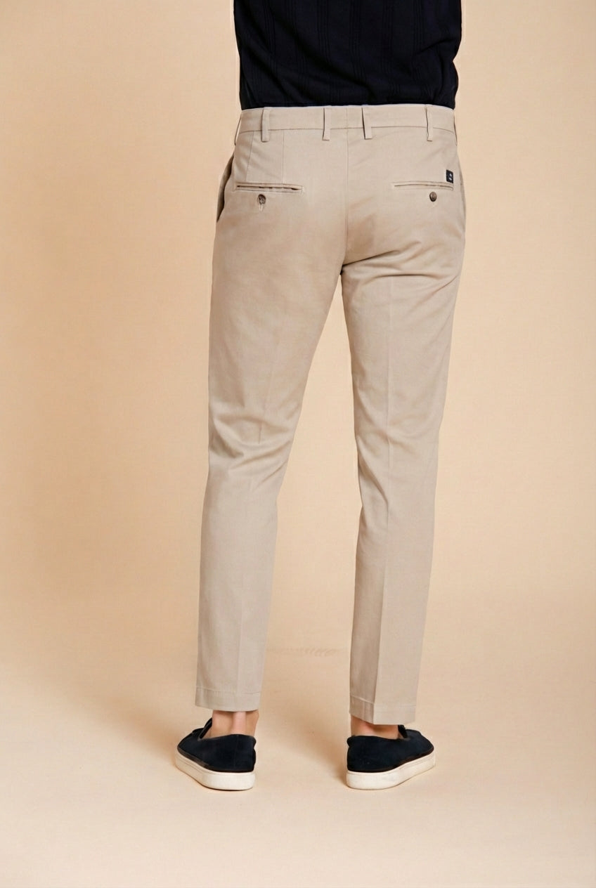 New York pantalón chino hombre en gabardina stretch regular fit ①