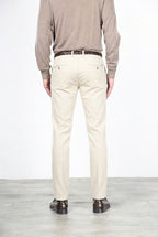 New York Chinohose für Herren aus Stretch-Gabardine mit regular fit ①