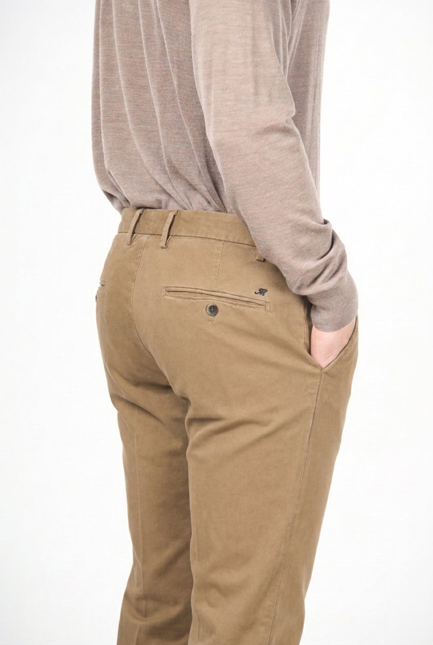 New York Chinohose für Herren aus Stretch-Gabardine mit regular fit ①
